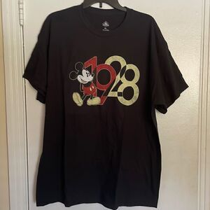 Disnay World Parks  new T-shirt Size XL NWOT